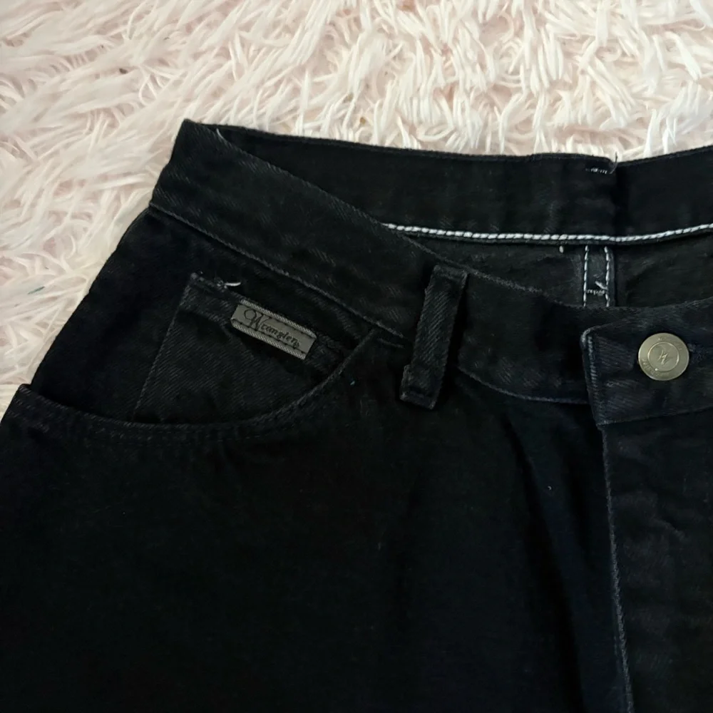 Vintage Wrangler Black High Rise Jeans Waist Sz 10 29” Inseam Mom Denim